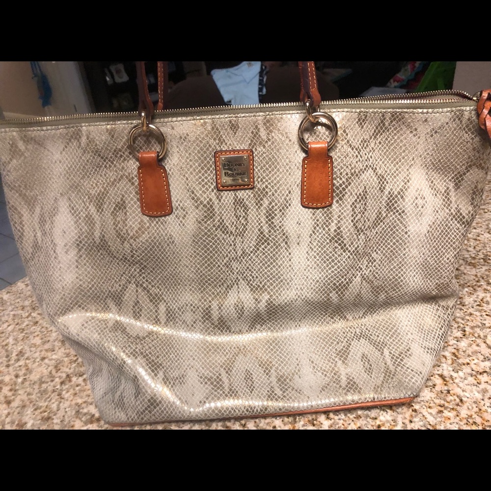 Dooney & Bourke